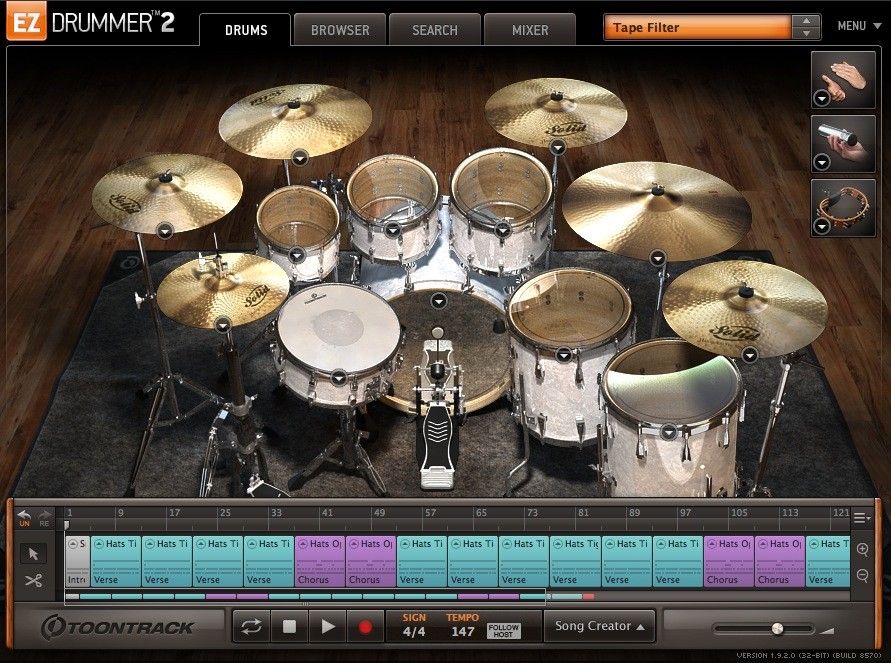 I huvudfönstret i EZ Drummer 2 vibrerar trummor och cymbaler när de triggas. Snyggt. Längst ner kan man bygga upp hela låtar med ett knapptryck.