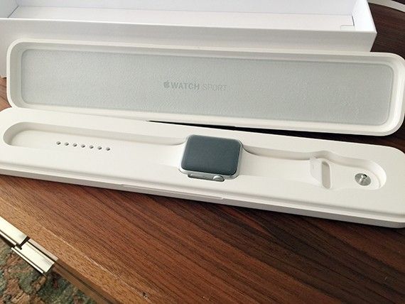 Unboxing Apple Watch