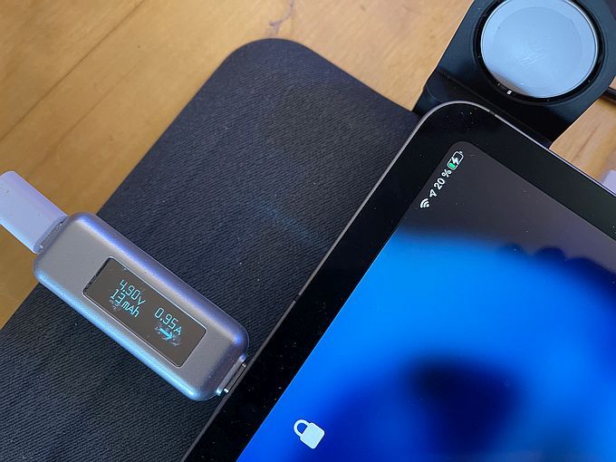 Mophie 4-in-1 wireless charging mat
