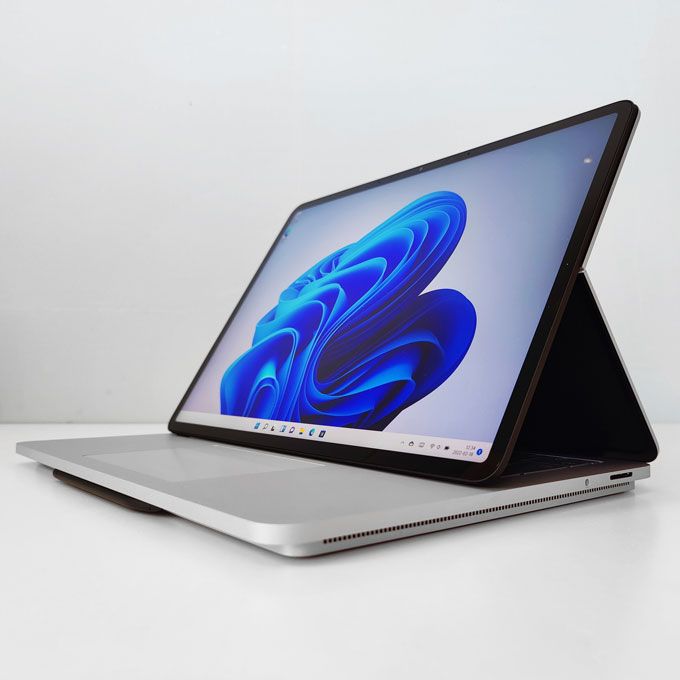 Surface Laptop Studio skärm