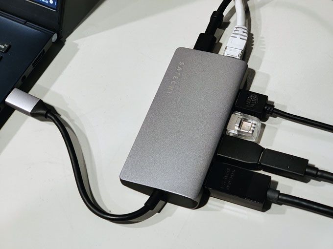 Satechi USB-C Multiport V2 ansluten