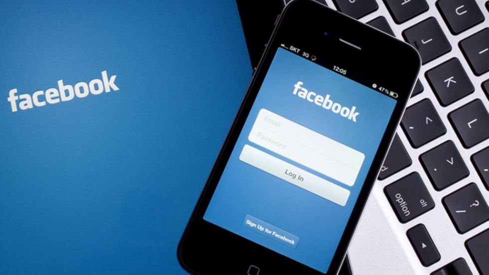 Facebook och Instagram låg nere igen under helgen