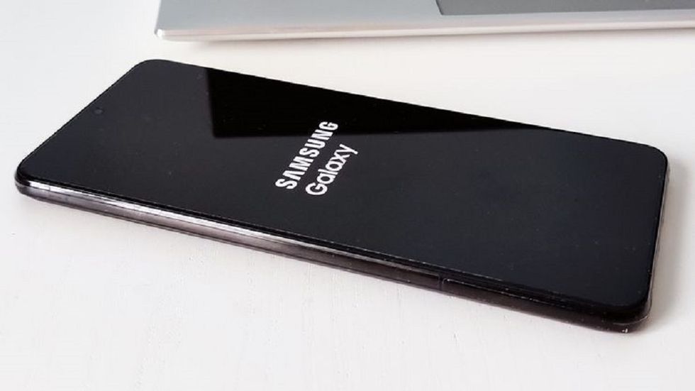 Samsung Galaxy Z Flip erhåller Android 12