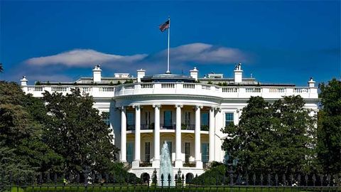 Vita huset söker kodare med gömda meddelanden på sajten