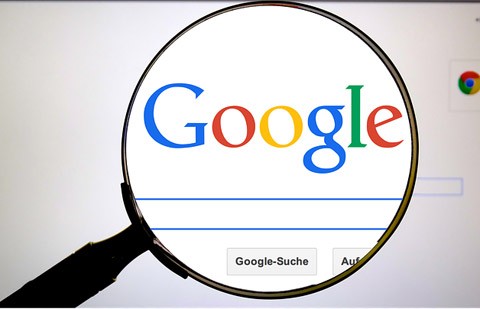 Google-sökfält och förstoringsglas