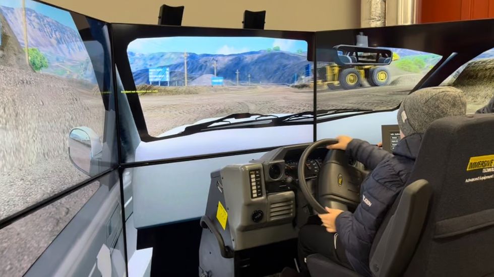 I virtuell ort. Under Tech Days Gällivare fick man bland annat köra runt och lära sig att hitta i en 3D-gruva.