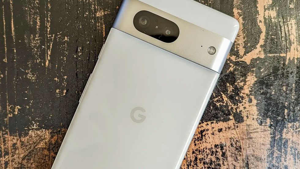 Get almost 1/3 off the Google Pixel 7